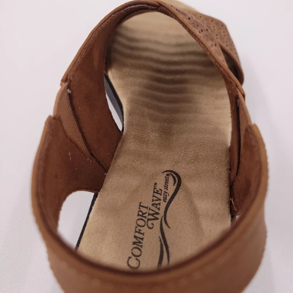 Easy Street Comfort Wave Claudia Slingback Sandals Tan Womens 7.5 N‎ Slip On